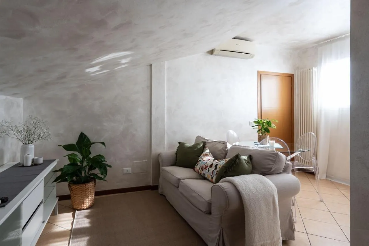Maison Mia Parma 0*,  Italia